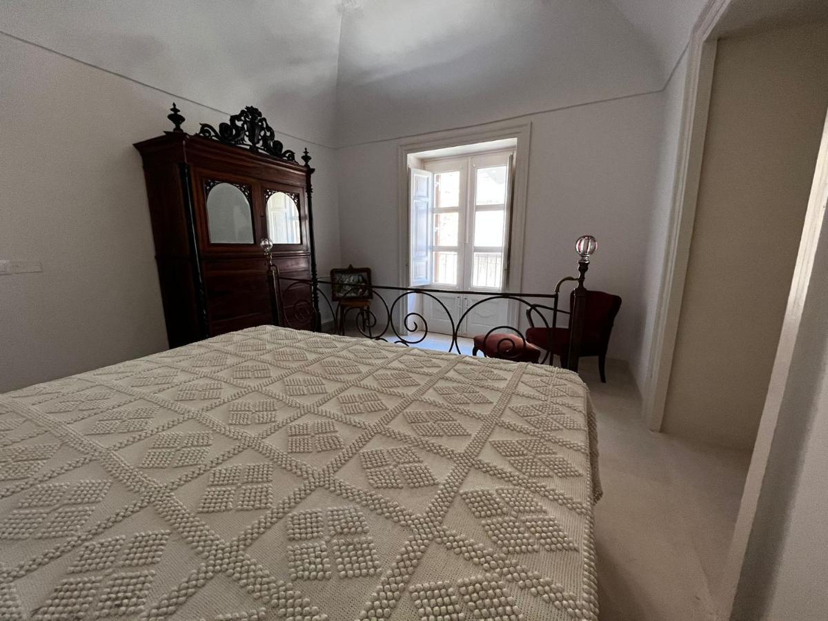 Bed and Breakfast Palazzo Triolo - Dimora Di Charme Corleone Exterior foto